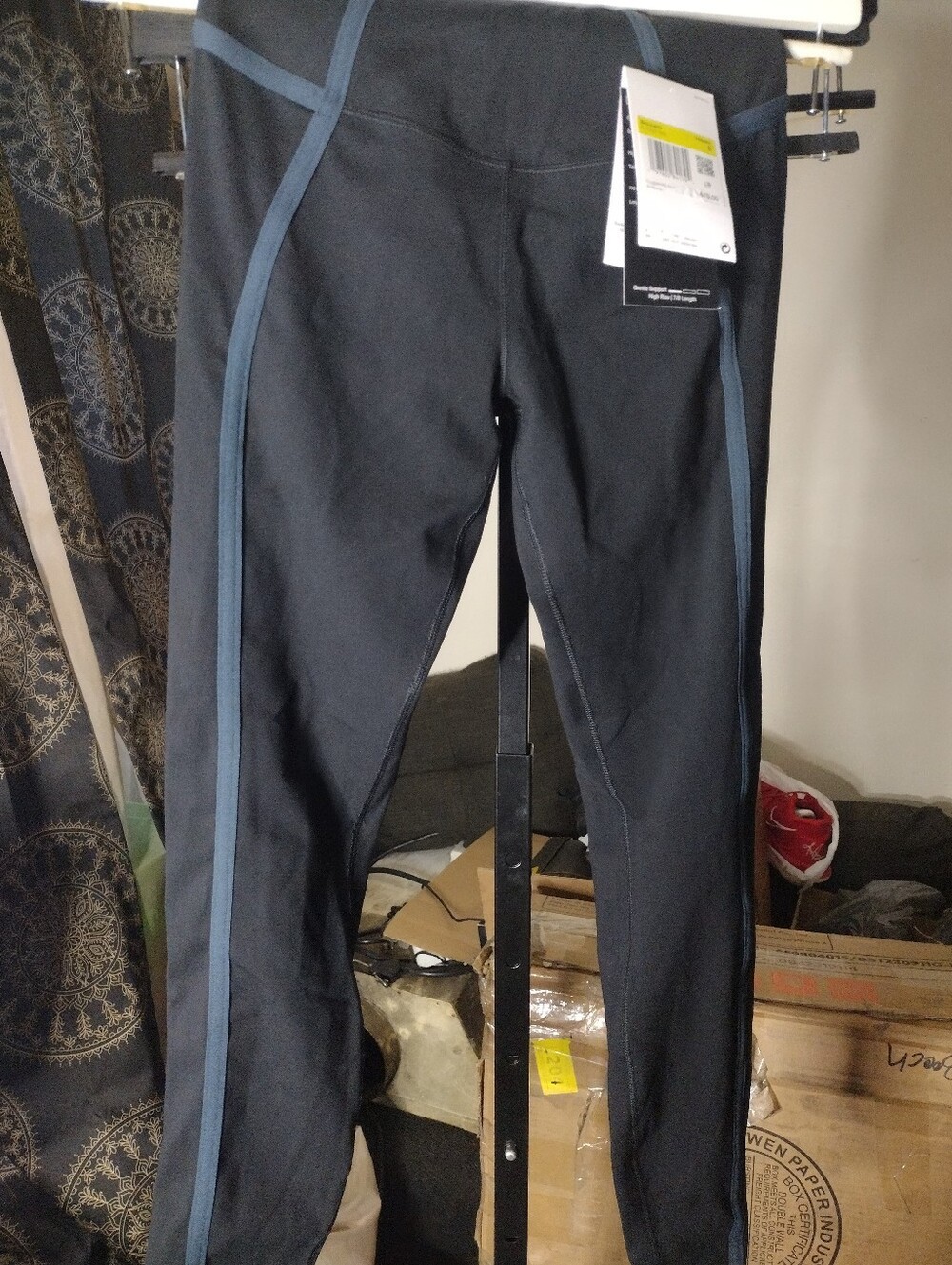 NWT Nike Training 7/8" Black Leggings SMALL